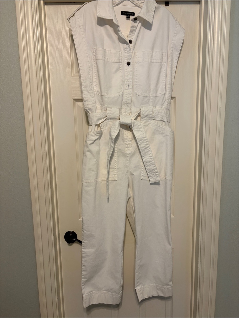 Banana Republic white button front jumpsuit tie belt front pockets sz M